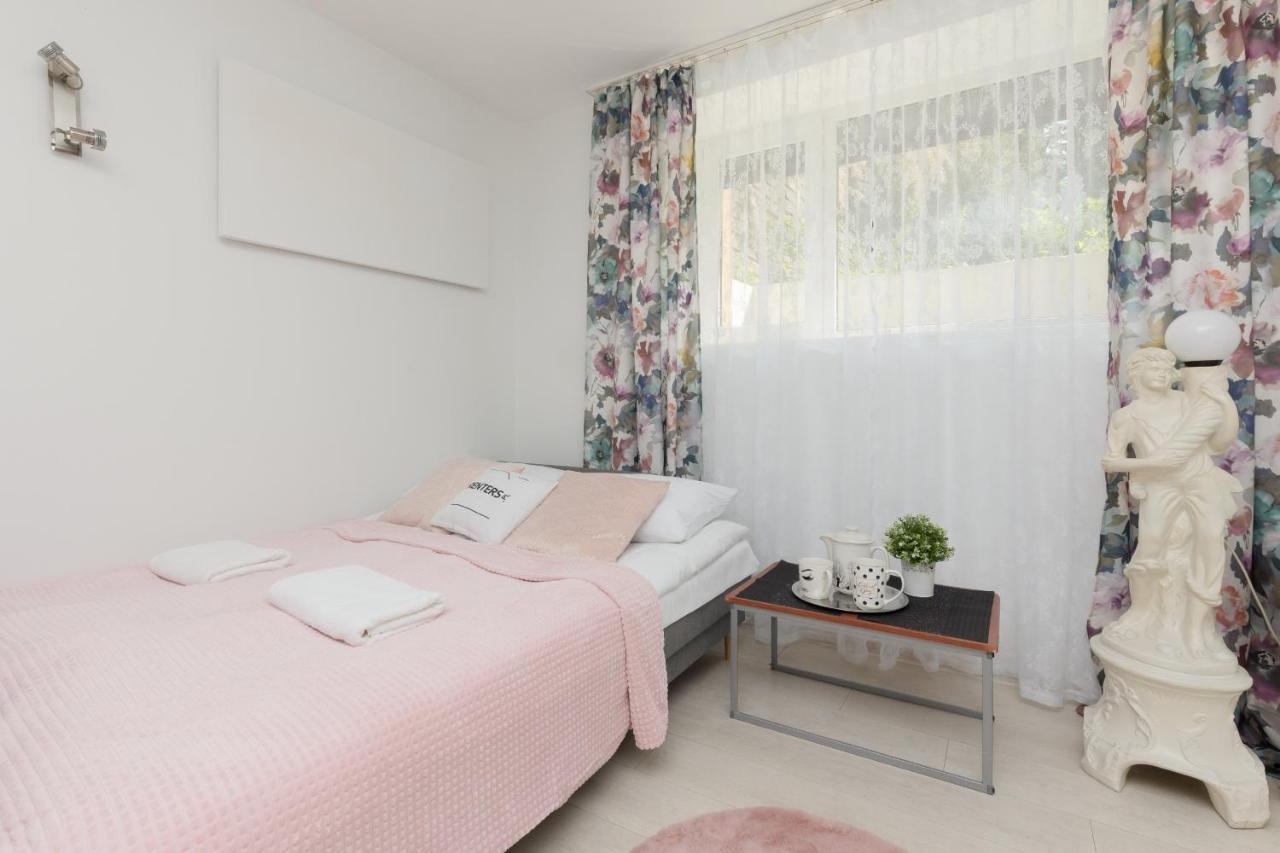 Affordable Underground Studio Near Pge Narodowy By Noclegi Renters Varşova Dış mekan fotoğraf