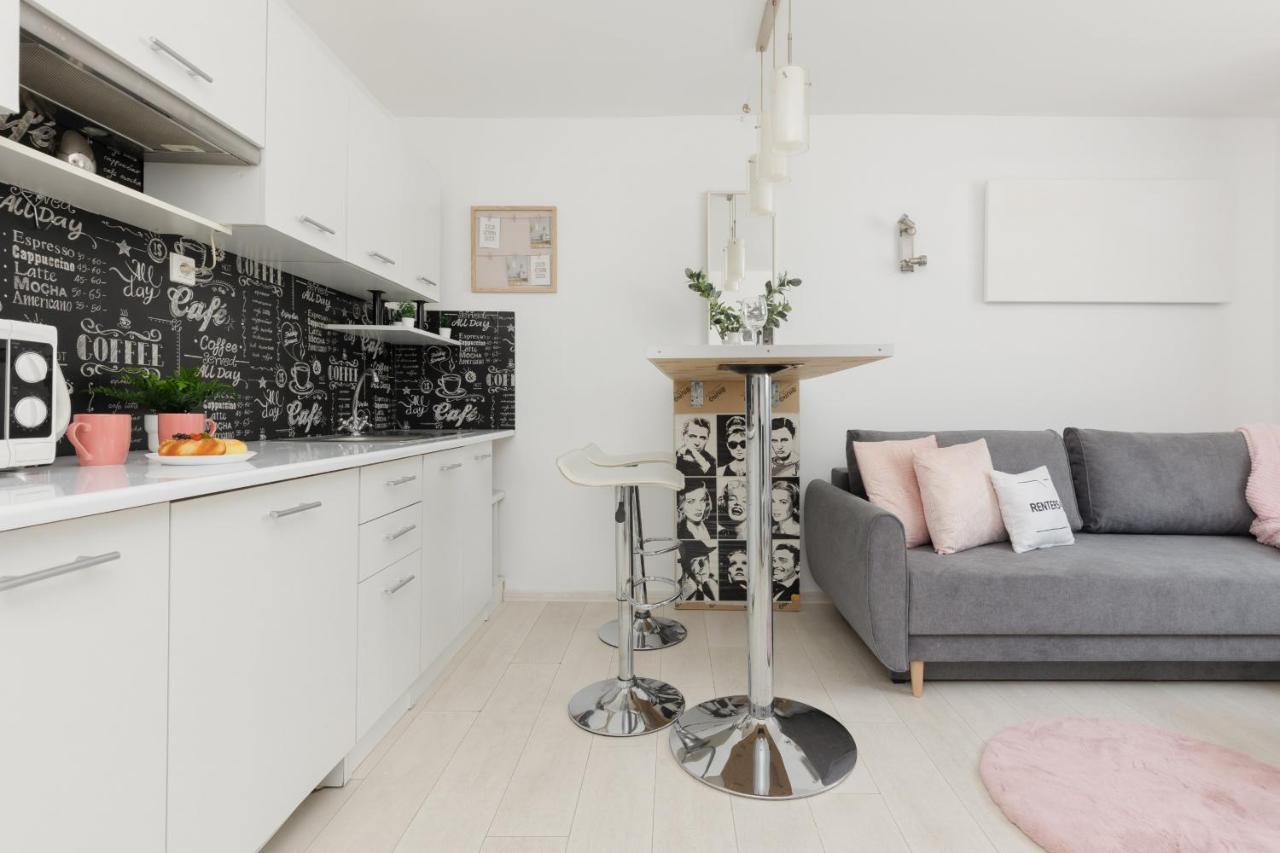Affordable Underground Studio Near Pge Narodowy By Noclegi Renters Varşova Dış mekan fotoğraf